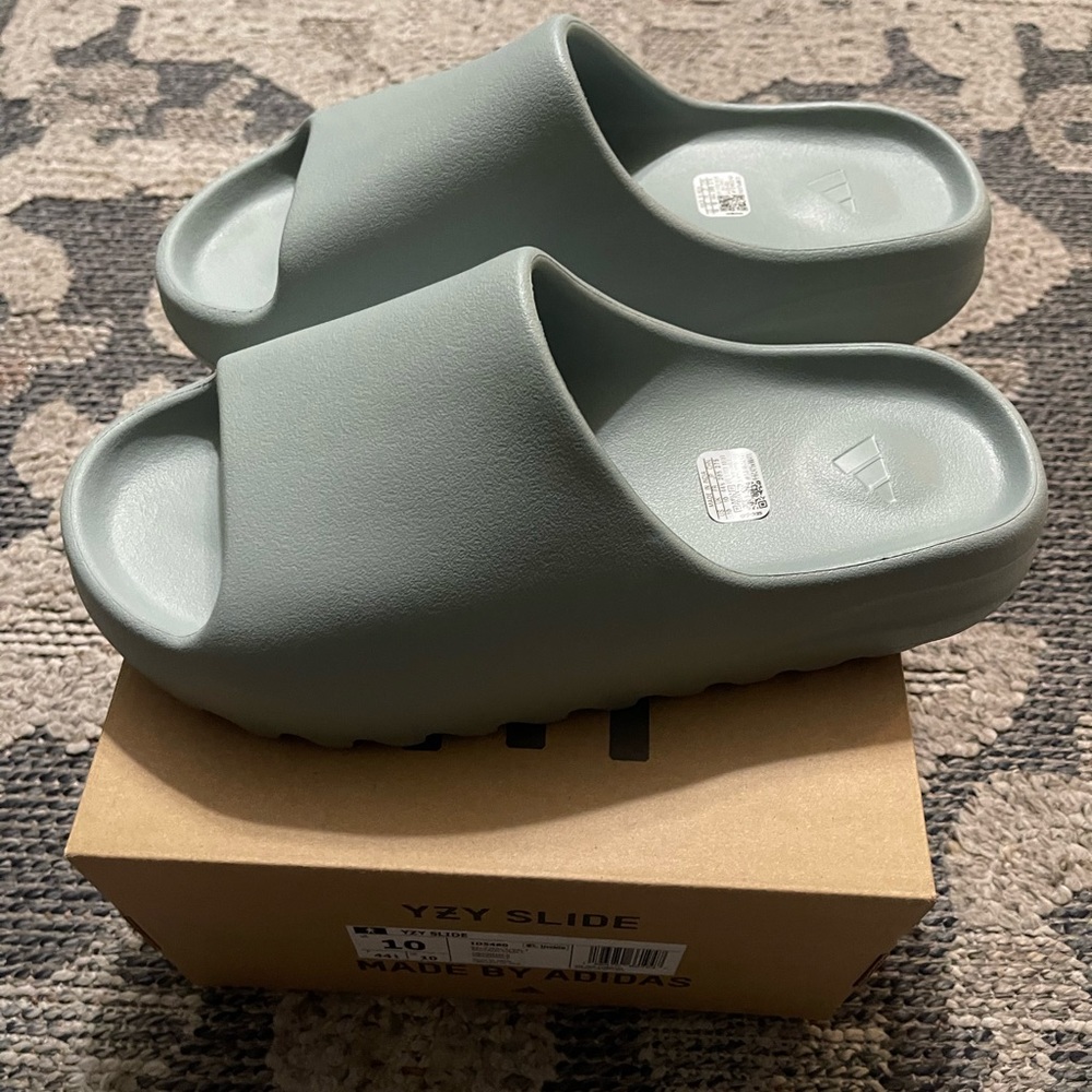 Yeezy slide salt